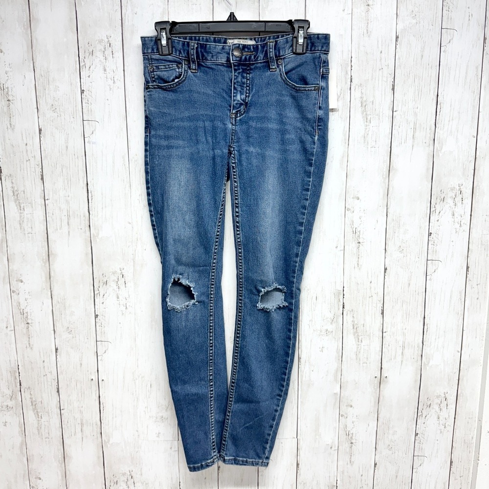 Free People Distressed Skinny Jeans Womens Size 26 Blue Ripped Knee Stretch